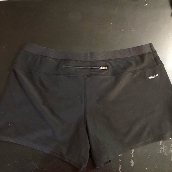 Nike Running Shorts - Picture 2 of 5